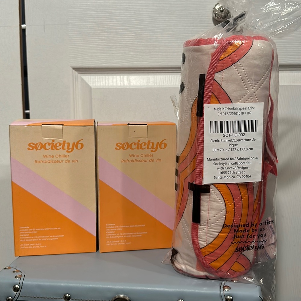 🧡Bundle of 2 Society6 Wine Chillers + 1 Society6 Picnic Blanket 💗